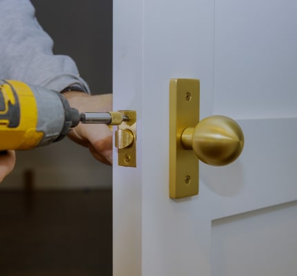 Zamak, Aluminum, or Brass: Which Material to Choose for Handles, Knobs, and Rings