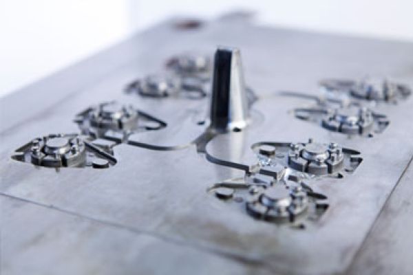 Production by Zamak die-casting