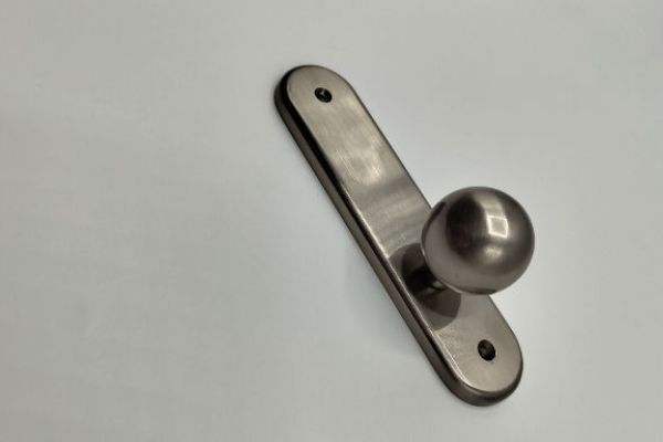 Zamak handles to meet industrial requirements