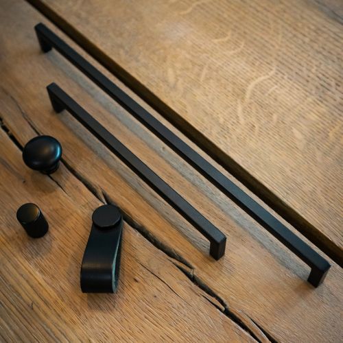 ASAS, POMOS Y TIRADORES